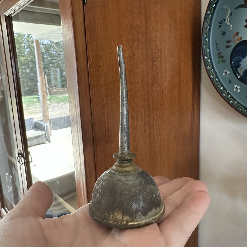 Small Steel Oiler Can Thimble Thumb Pump 4" Tall Office Automobile Decor